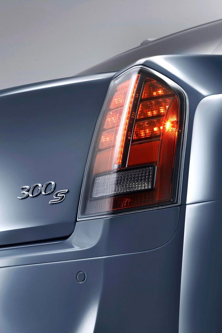  Chrysler 300C S 2014 года  (фото 4 из 6)